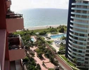 Vacationer Paradise 3 Bdr Beachfront
